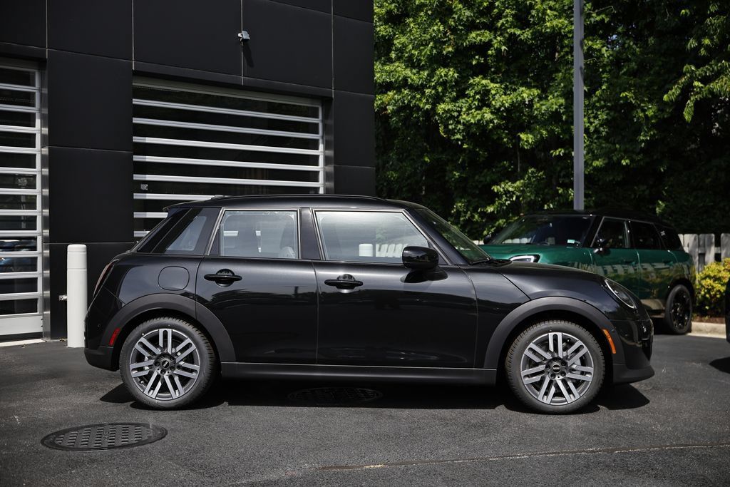 New 2026 MINI Cooper 4-Door Hardtop FWD image 4