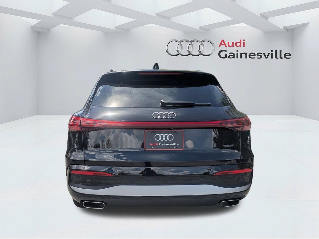 Used 2025 Audi Q5 Premium Plus w/ Premium Plus AWD/4WD image 7