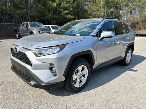 Used 2021 Toyota RAV4 XLE image 3