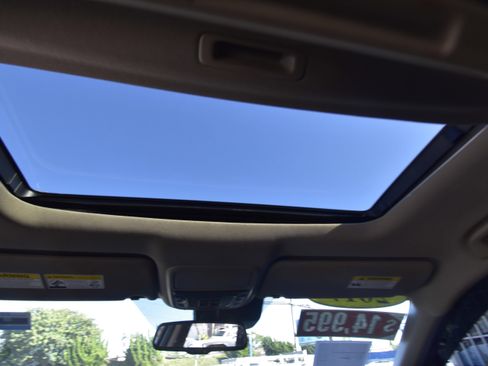 Used 2017 Honda Pilot Touring image 8