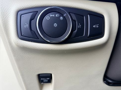 Used 2013 Lincoln MKZ AWD image 20