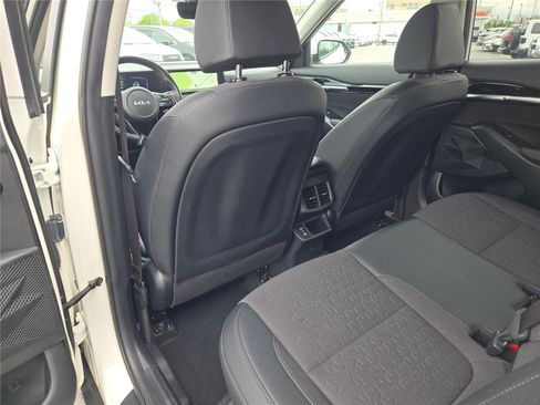 Used 2025 Kia Seltos S FWD image 22