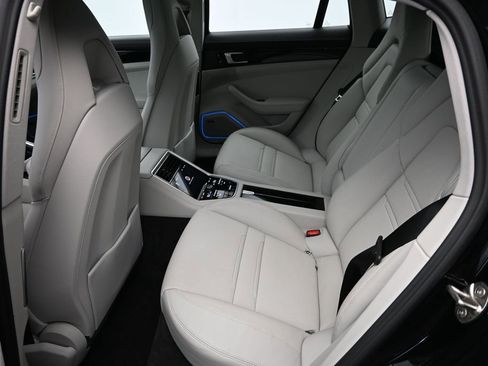 Certified 2023 Porsche Panamera Platinum Edition RWD image 7