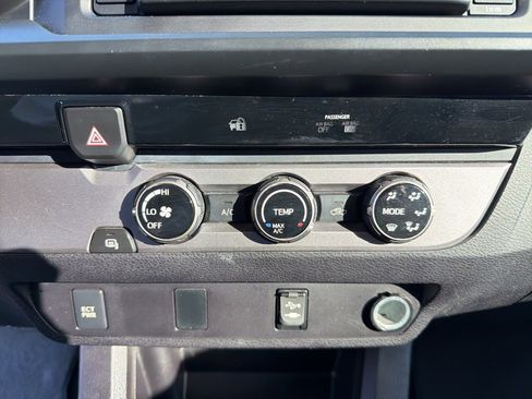 Used 2016 Toyota Tacoma SR5 image 24