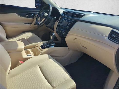 Used 2017 Nissan Rogue SV FWD image 20