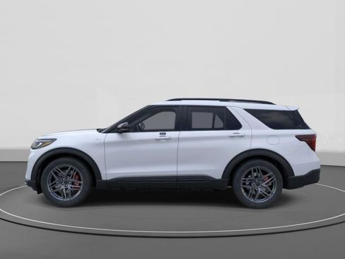 New 2026 Ford Explorer ST-Line w/ ST-Line Street Pack RWD image 3