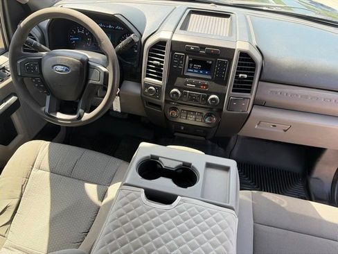 Used 2017 Ford F250 XL w/ Power Equipment Group AWD/4WD image 31