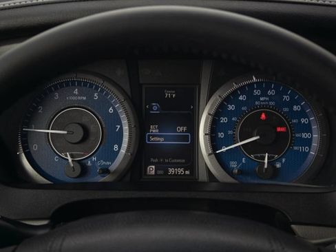 Used 2017 Toyota Sienna XLE w/ XLE Navigation Package FWD image 19