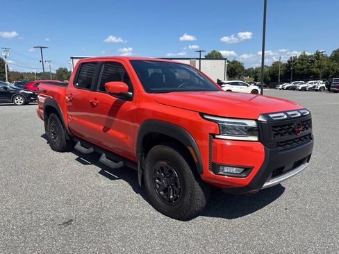 Used 2025 Nissan Frontier PRO-4X w/ Interior Protection Package AWD/4WD image 11