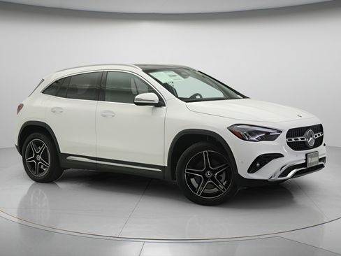New 2026 Mercedes-Benz GLA 250 4MATIC image 1