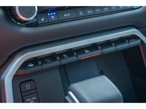 Used 2025 Toyota Tundra Platinum AWD/4WD image 26