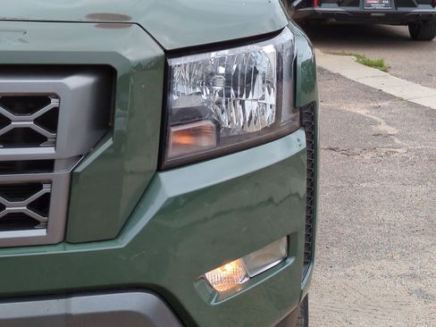 Used 2022 Nissan Frontier SV RWD image 10