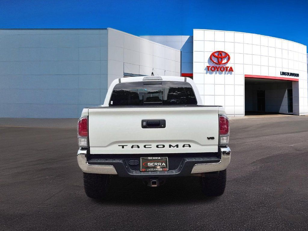 Used 2023 Toyota Tacoma TRD Off-Road w/ Black Out Package (TMS) AWD/4WD image 13