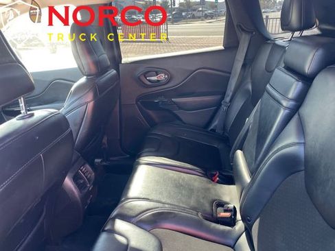 Used 2019 Jeep Cherokee Latitude Plus image 11