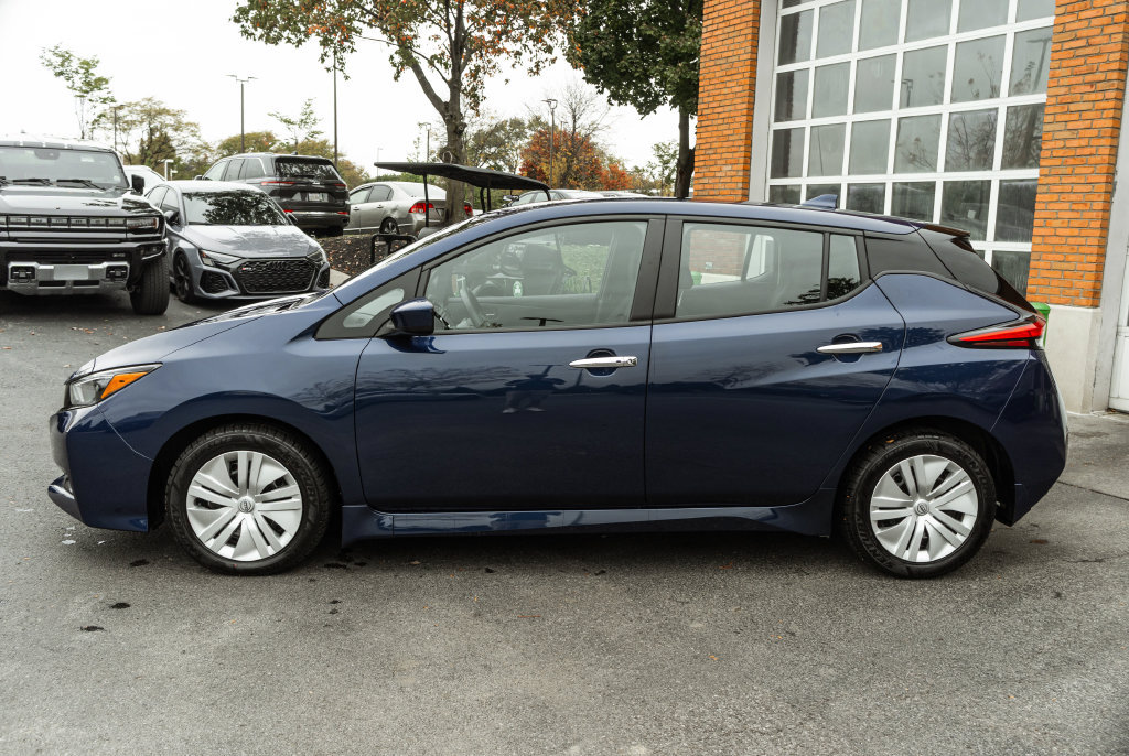 Used 2025 Nissan Leaf S FWD image 38