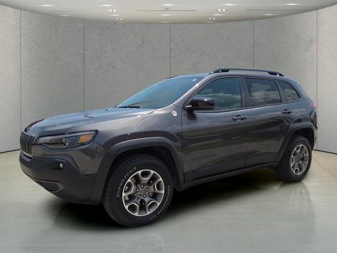 Used 2022 Jeep Cherokee Trailhawk w/ Premium Leather Package AWD/4WD image 10