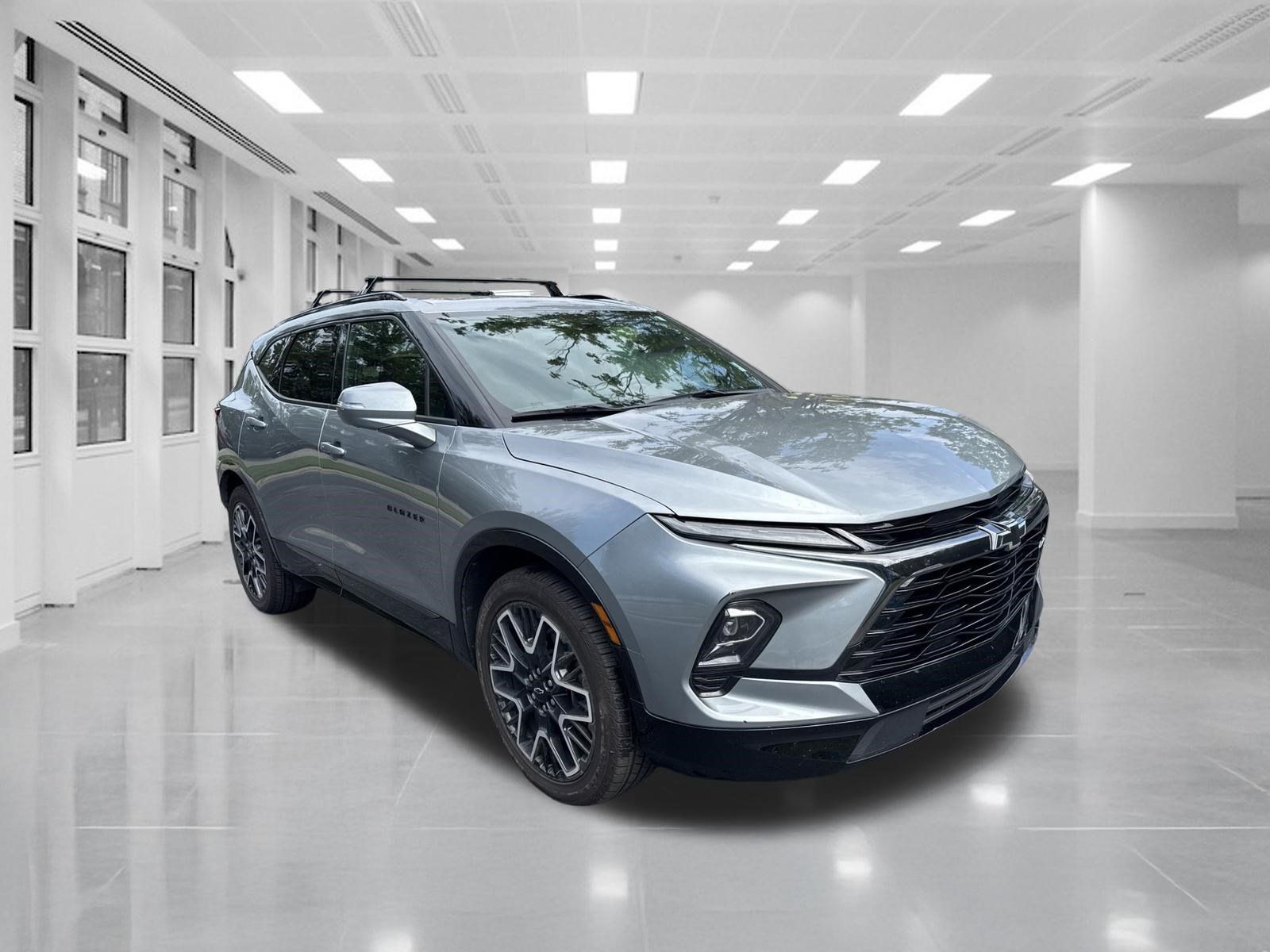 Used 2025 Chevrolet Blazer RS AWD/4WD image 3