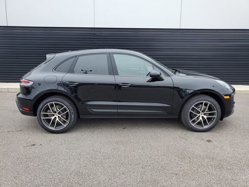 Used 2025 Porsche Macan image 8