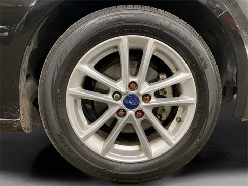 Used 2015 Ford Focus SE image 19