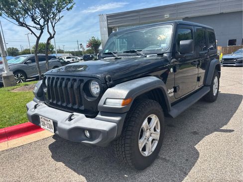 Used 2018 Jeep Wrangler Unlimited Sport S AWD/4WD image 2