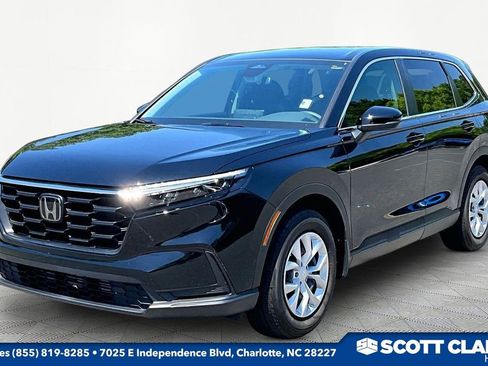 Used 2025 Honda CR-V LX image 3