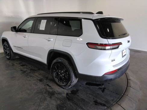 Used 2024 Jeep Grand Cherokee L Laredo image 8