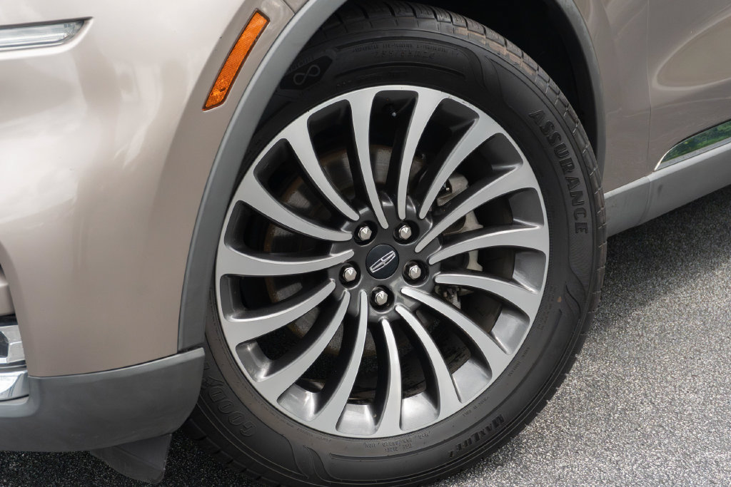 Used 2020 Lincoln Aviator Reserve w/ Elements Package Plus RWD image 2