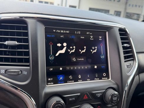 Used 2018 Jeep Grand Cherokee Altitude RWD image 22