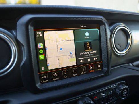 Used 2018 Jeep Wrangler Unlimited Sahara image 14