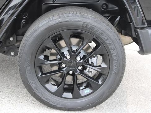 Used 2022 Jeep Wrangler Unlimited Sahara w/ Cold Weather Group AWD/4WD image 7