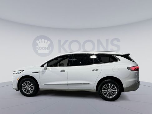 Used 2024 Buick Enclave Essence image 13