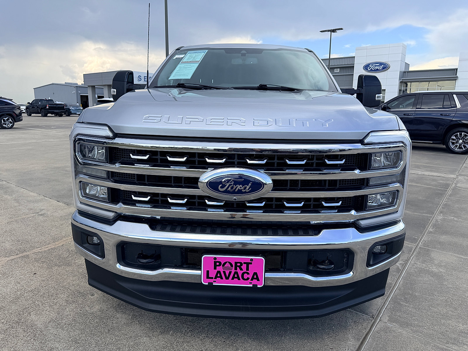 Used 2024 Ford F350 Lariat w/ FX4 Off-Road Package AWD/4WD image 2