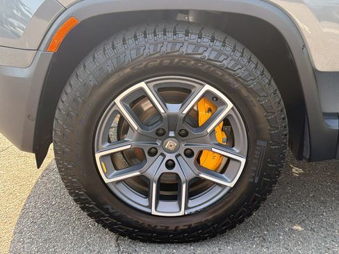Used 2024 Rivian R1S Adventure AWD/4WD image 12