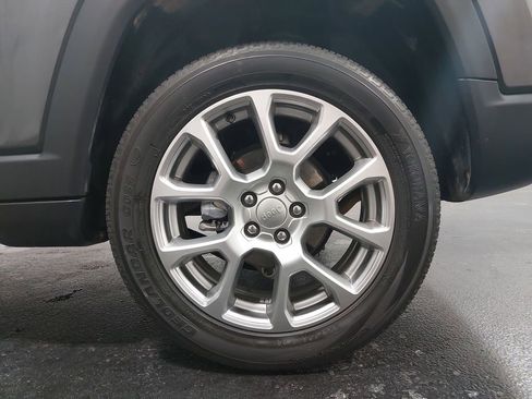 Used 2022 Jeep Compass Latitude image 33