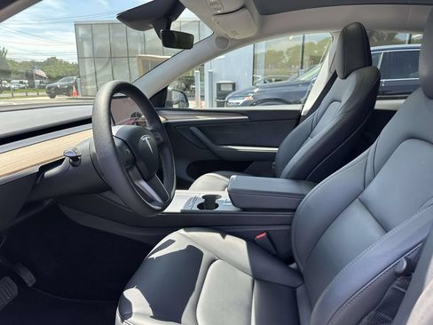 Used 2023 Tesla Model Y 2WD image 14
