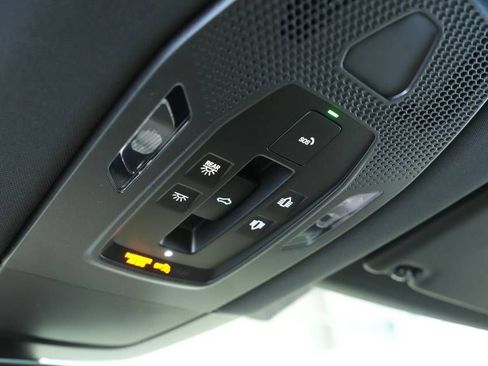 New 2026 Porsche Macan 4 Electric image 34