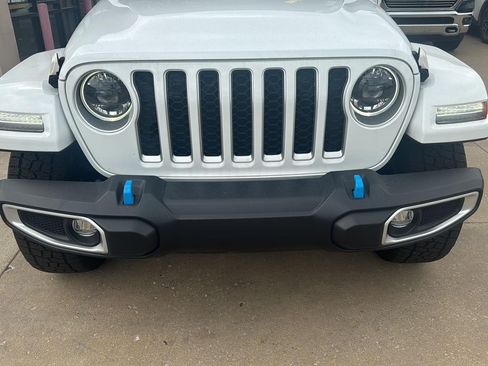 Used 2023 Jeep Wrangler Unlimited Sahara w/ Cold Weather Group AWD/4WD image 11