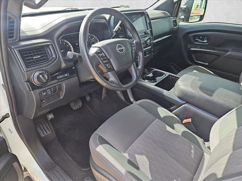 Used 2023 Nissan Titan SV w/ SV Convenience Package image 10