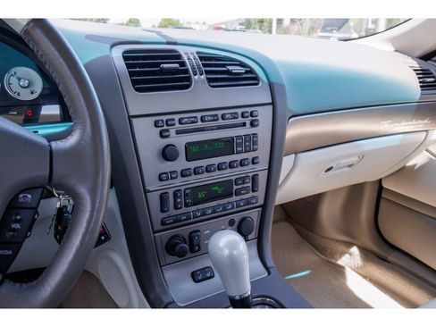Used 2005 Ford Thunderbird 50th Anniversary RWD image 21