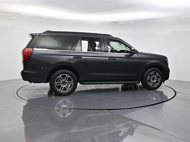 Certified 2025 Ford Expedition Active AWD/4WD image 2