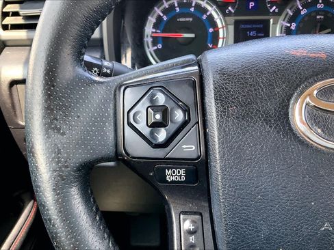 Used 2018 Toyota 4Runner TRD Off-Road Premium AWD/4WD image 24