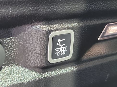 Used 2021 Jeep Grand Cherokee L Limited RWD image 8