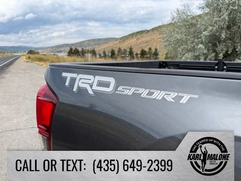 Used 2019 Toyota Tacoma TRD Sport w/ Technology Package RWD image 10