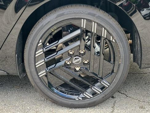 New 2027 Nissan Sentra SR w/ Floor Mat Package FWD image 10