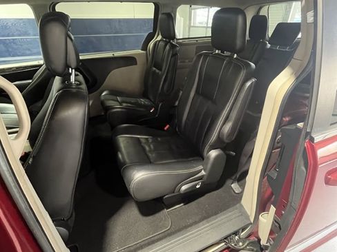 Used 2012 Chrysler Town & Country Touring-L w/ Entertainment Group #2 image 9