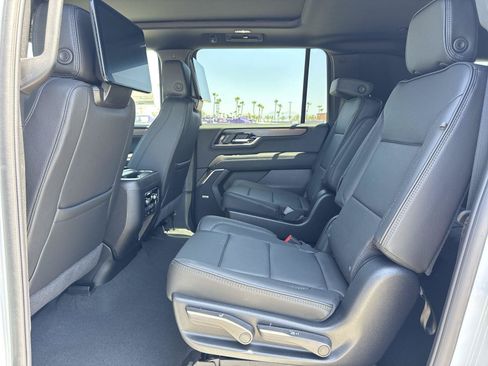 New 2026 GMC Yukon XL Denali w/ Denali Reserve Package AWD/4WD image 24