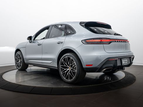 Certified 2026 Porsche Macan AWD/4WD image 3