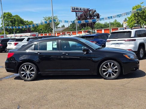 Used 2012 Chrysler 200 Touring w/ Sun/Sound Group FWD image 8
