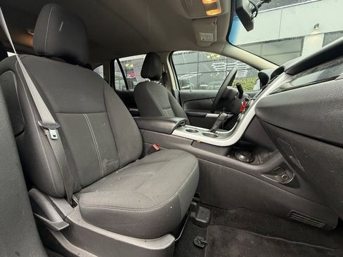 Used 2012 Ford Edge SE image 25