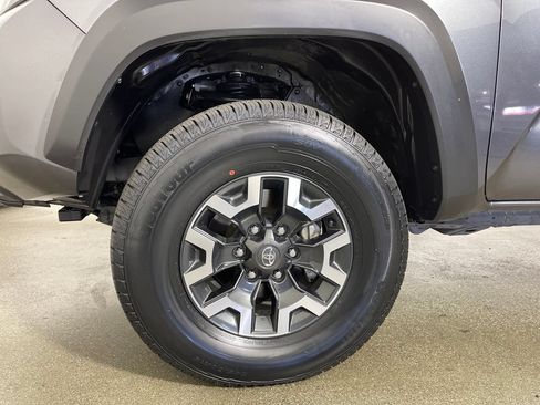 Certified 2023 Toyota Tacoma TRD Off-Road AWD/4WD image 11